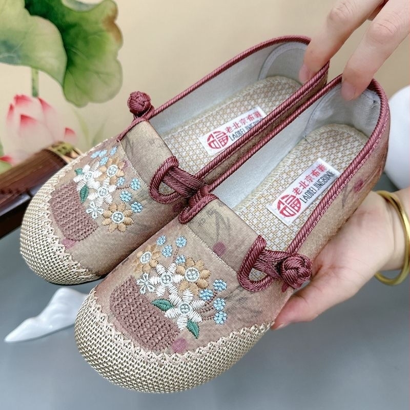 Női nyári hálószövött slip-on cipő, légáteresztő textil felsőrész, puha talp, hímzett részletek, mindennapi viselet