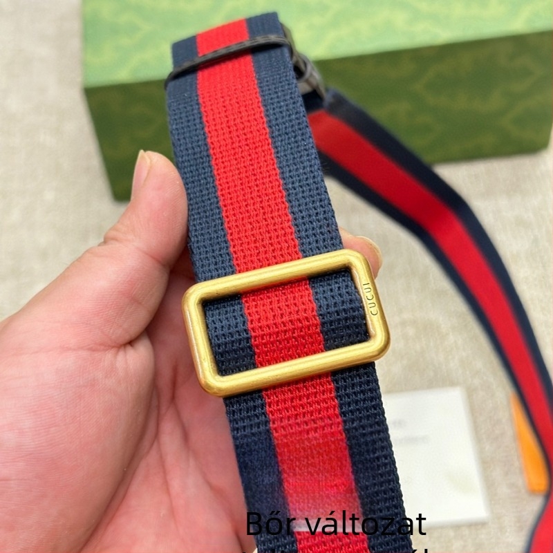 Női crossbody táska fedéllel és bőr csattal, tigris fej mintával, több rekesz