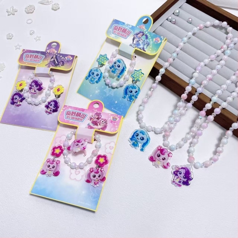 Háromrészes gyermeknyaklánc gyöngyökkel, aranyos rajzfilmfigurás dizájn