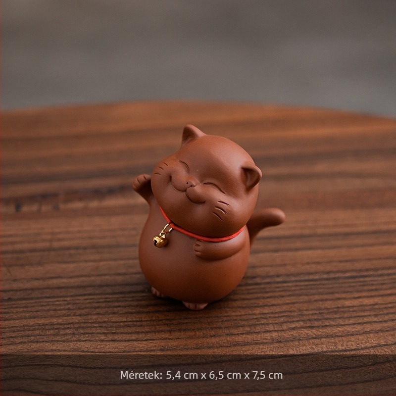 Lila agyag tea-pet – aranyos kis macska dekoráció a teaceremóniához