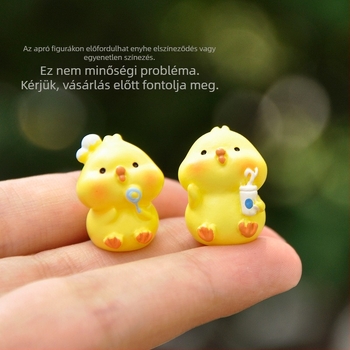 Mini műgyanta csibe figura, kreatív, lányos hangulatú dekoráció autóhoz és az íróasztalhoz