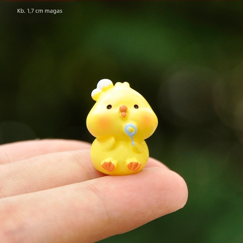 Mini műgyanta csibe figura, kreatív, lányos hangulatú dekoráció autóhoz és az íróasztalhoz