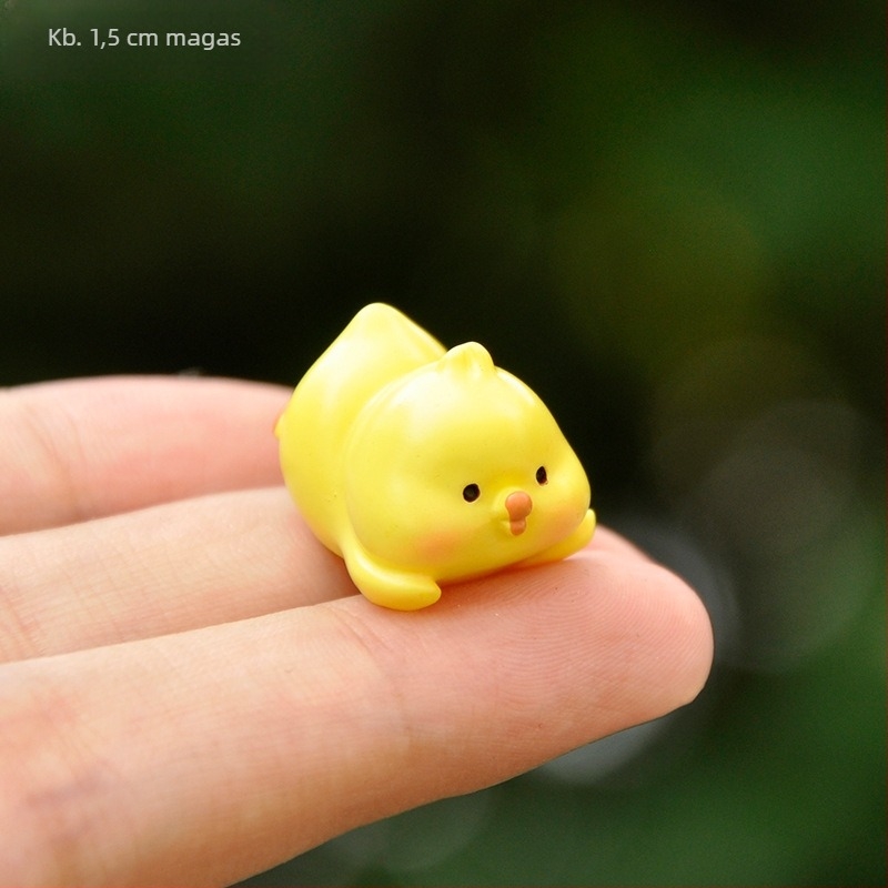 Mini műgyanta csibe figura, kreatív, lányos hangulatú dekoráció autóhoz és az íróasztalhoz