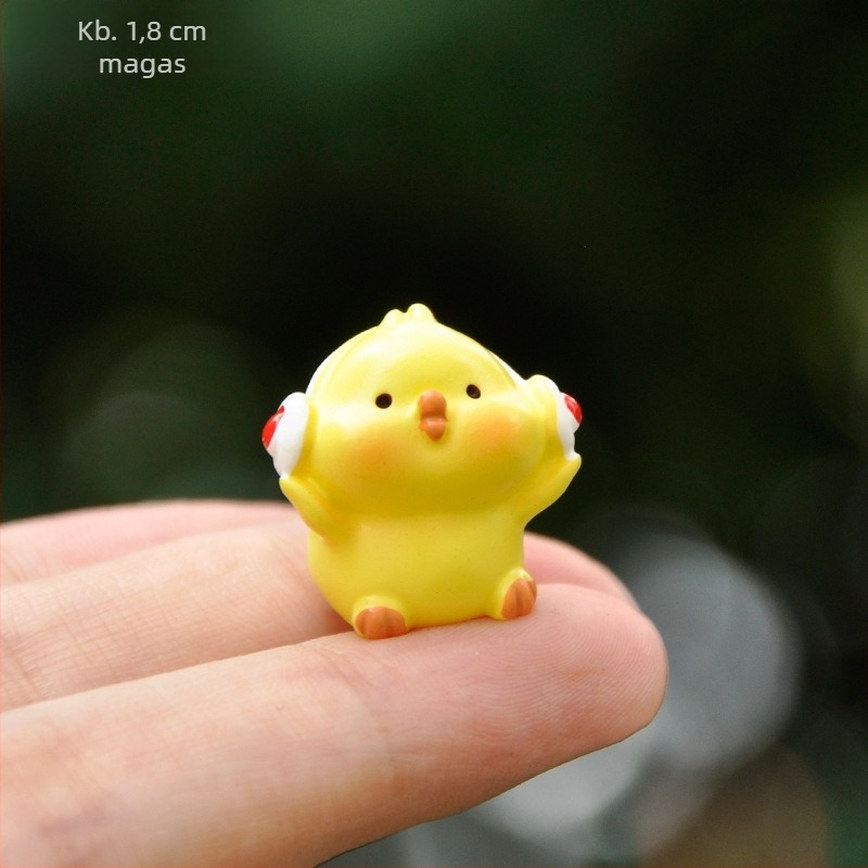 Mini műgyanta csibe figura, kreatív, lányos hangulatú dekoráció autóhoz és az íróasztalhoz