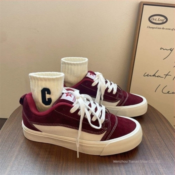 Fekete vászoncipők nőknek és férfiaknak, mindennapi casual sneakers, 2026 tavasz, stílus chunky bread skate