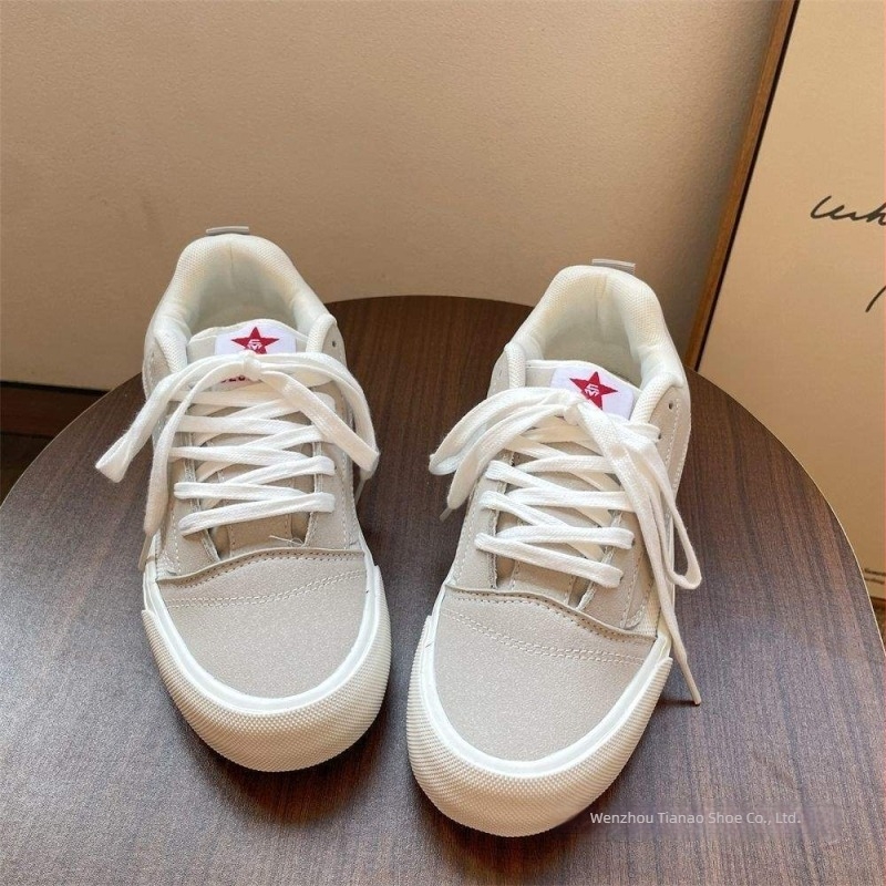 Fekete vászoncipők nőknek és férfiaknak, mindennapi casual sneakers, 2026 tavasz, stílus chunky bread skate