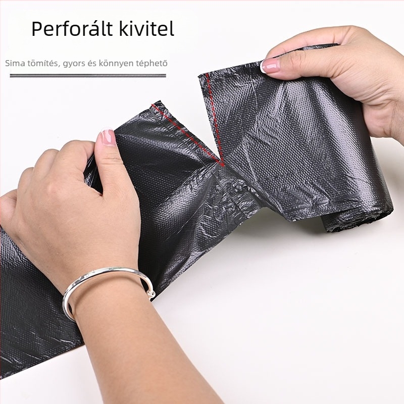 Fekete háztartási szemeteszsákok lapos nyílással, 45 × 50 cm, kis zsákok tekercsen
