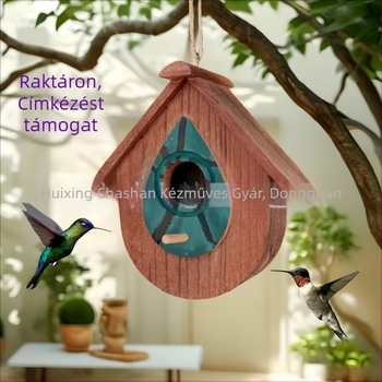 Kézzel faragott fából készült kolibri madárház