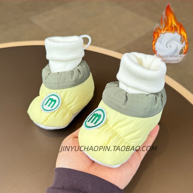 Téli bébi cipő fleece béléssel, 0–6 hónap