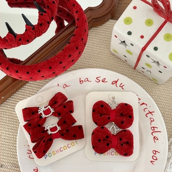 Piros pöttyös hercegnő-stílusú hajcsat, édes, 3D konty és frufru