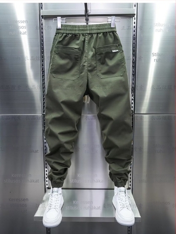 Férfiak számára készült trendi mindennapi cargo nadrág hímzéssel, slim-fit jogger-haram szabás, őszi-téli új modell