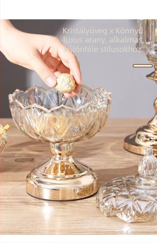Elegáns kristályüveg cukordobozó fedővel, európai stílusban, a nappali dohányzóasztalához, otthoni tárolás és dekoráció szárított gyümölcsökkel