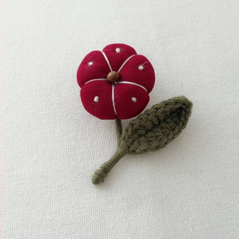Őszi–téli vintage tök formájú brooch, 3D virágos dizájn