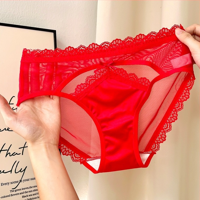 Női csipkés alsónemű, lélegző mulberry-selyem bélés, satin szegéllyel, középmagas derék, egyszínű
