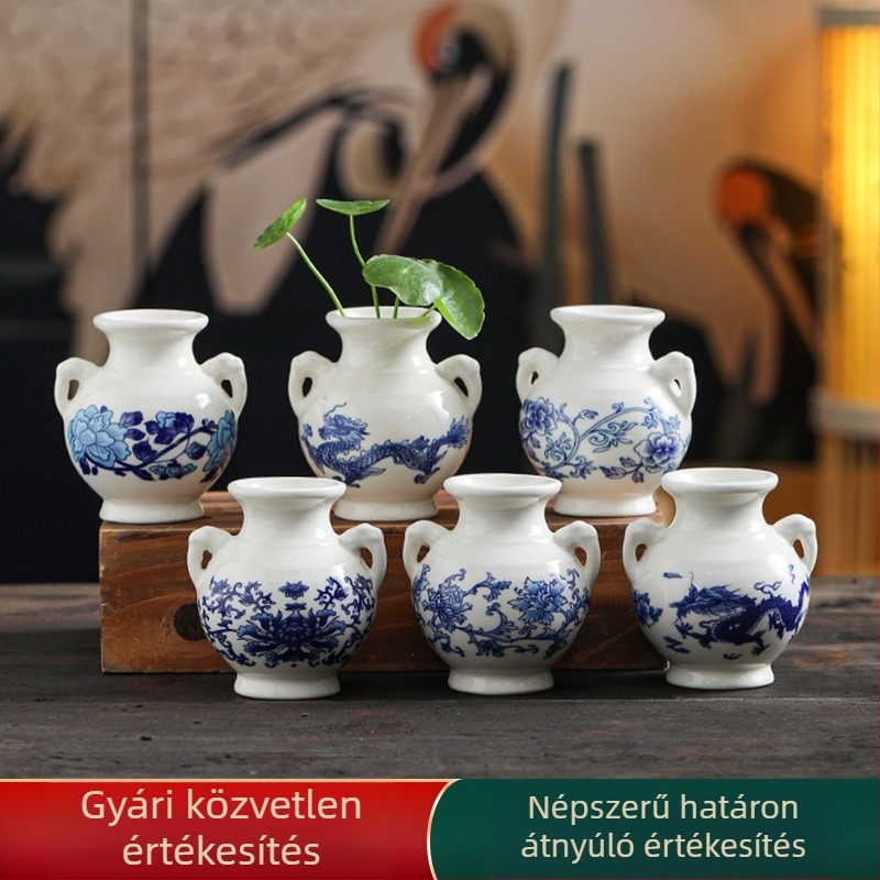 Kis kék-fehér porcelán váza asztali dekorációhoz retró kínai stílusban