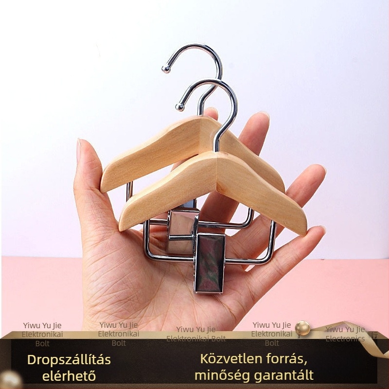 Fából készült mini gyerekruhaakasztó nadrágklippel