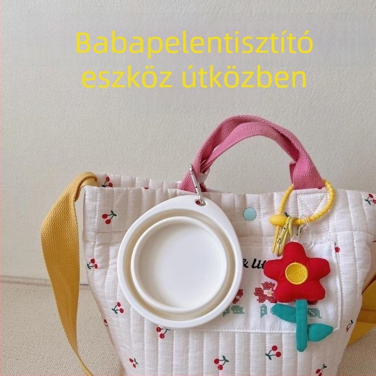 Kompakt, hordozható, összecsukható kis mosdóedény a baba popsijának tisztításához útközben; felakasztható az anyuka táskájában, és laposan összenyomható a tároláshoz.