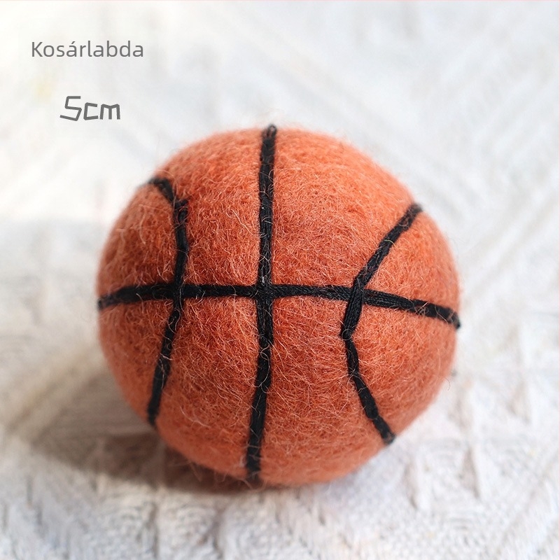 Ins-stílusú gyapjúfilcből készült 3D sportdíszek (futball, kosárlabda, rögbi) – kulcstartó és táskadísz
