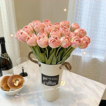 Égett szélű tulipán művirágcsokor, elegáns nappali dekorációhoz