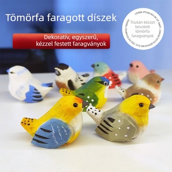 Kézzel készült tömörfa madárdísz a nappaliba