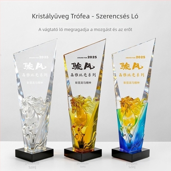 Egyedi kristálytrófea a Ló évére (Zodiákus Ló) – díjátadó ceremónia és évforduló emlékezés a kiválóságért