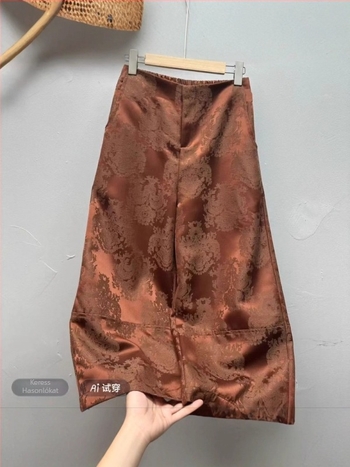 Női magas derekú lazán szabott nadrág relif jacquard mintával, 3/4 hossz, haremszerű széles nadrág panelos részletekkel