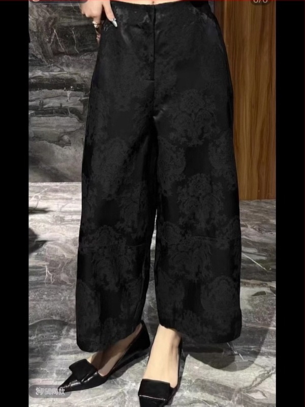 Női magas derekú lazán szabott nadrág relif jacquard mintával, 3/4 hossz, haremszerű széles nadrág panelos részletekkel