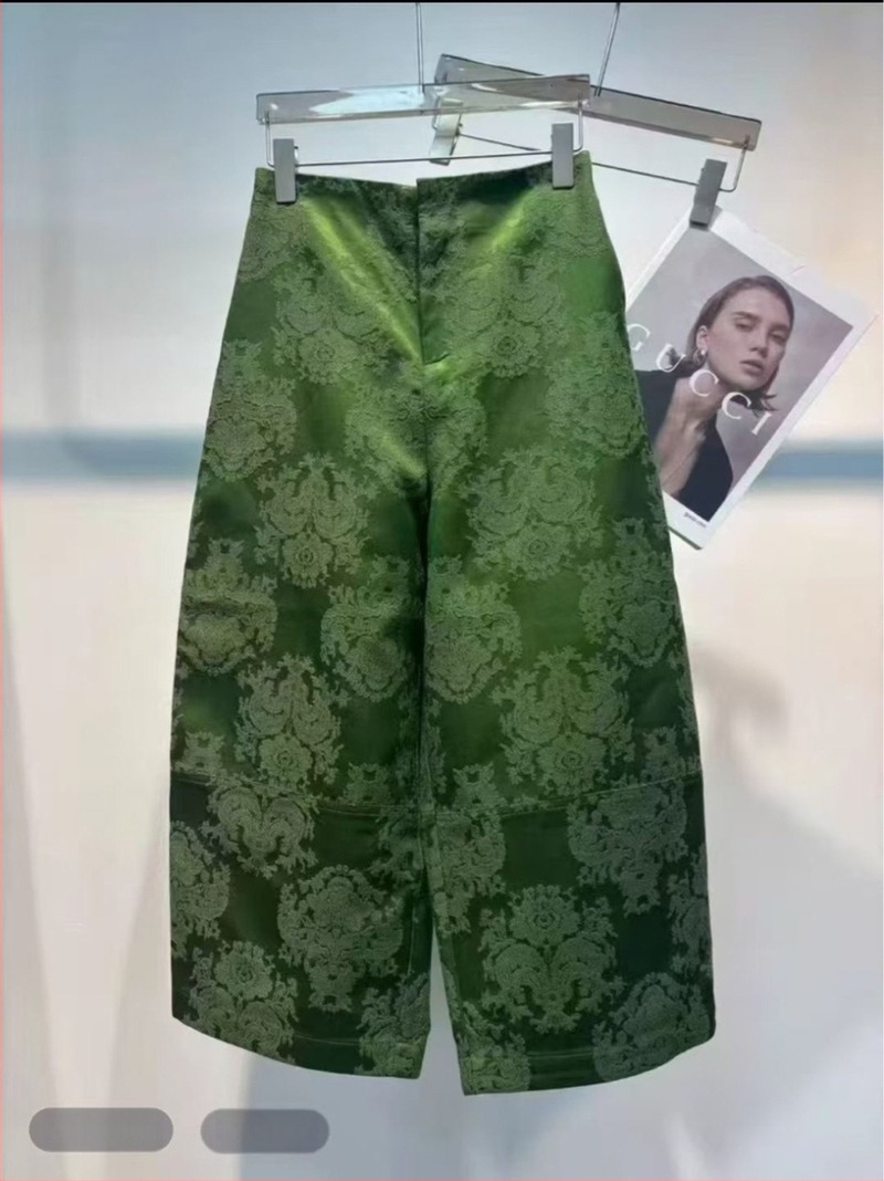 Női magas derekú lazán szabott nadrág relif jacquard mintával, 3/4 hossz, haremszerű széles nadrág panelos részletekkel