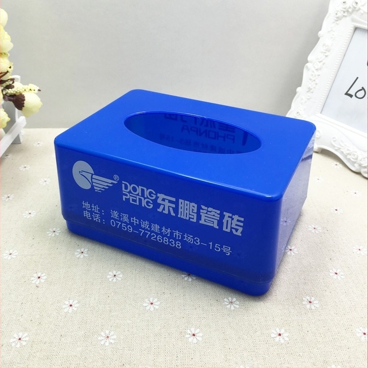 Műanyag zsebkendő-doboz logóval, promóciós ajándék