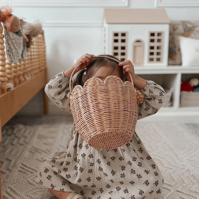 Skandináv rattan tároló kosár tulipán alakú, gyerekeknek, kézzel szőtt, piknik kosár