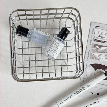 Kovácsoltvas kozmetikai és ajakrúzs tároló kosár sminkasztalhoz