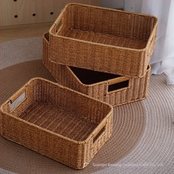 Stílusos rattan tároló kosár beépített vasvázzal — minimalist otthoni rendező a balkonhoz