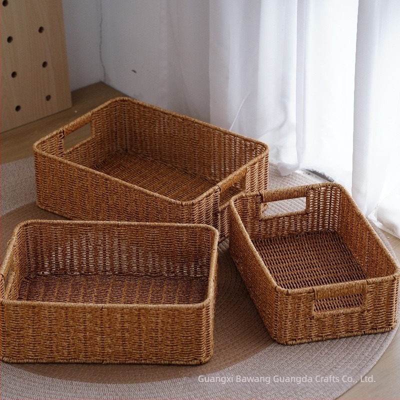 Stílusos rattan tároló kosár beépített vasvázzal — minimalist otthoni rendező a balkonhoz