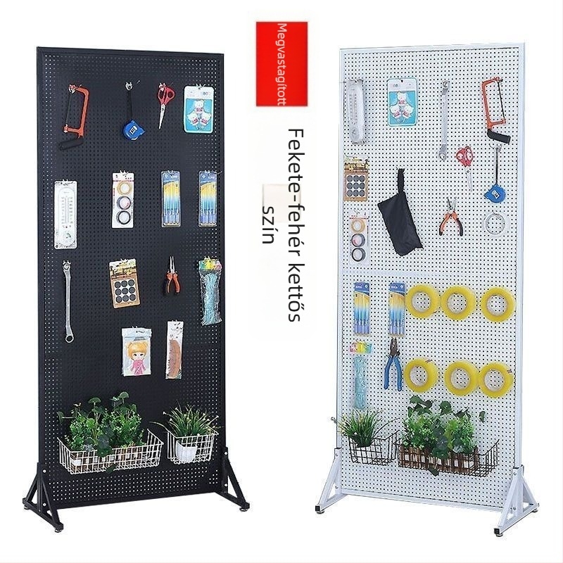 Függőleges padlón álló perforált pegboard állvány körkörös lyukas táblával, ékszerkiállításra és konyhai kellékek tárolására