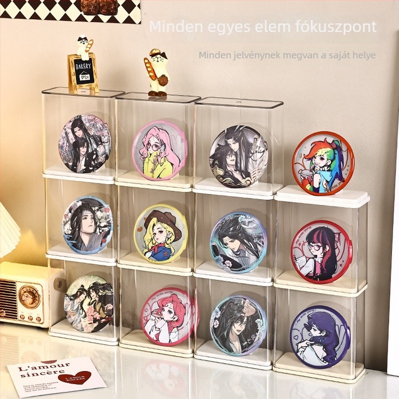Átlátszó kiállítási doboz anime figurák és kitűzők számára, asztali tároló, porvédett, könnyen többszintűen rendezhető.