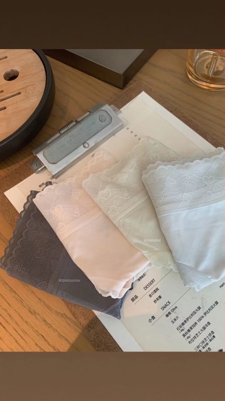 Qingxiaoer Női Ice Silk középmagas derekú háromszög bugyi, lélegző, ultra vékony, pamuttal bélelt a szeméremrésznél
