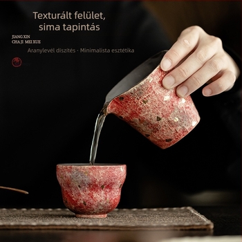 Retro kerámia teáskészlet aranyozott díszítéssel, tartalmaz kiegyenlítő poharat, teás tálcát és egyező méretű csészéket