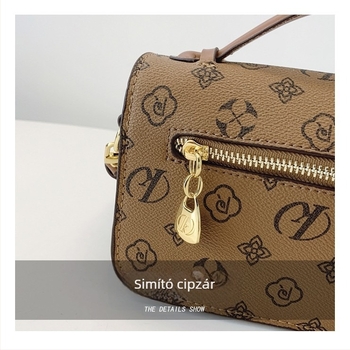 Retro kis négyzet alakú táska kontrasztos mintával, crossbody vállon át, modern megjelenés 2025