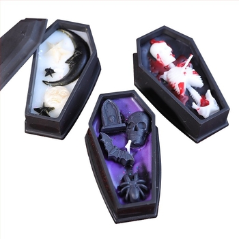 Halloween dekorációs gyertya koporsó formában, vámpír alakú, koponya és sírkő motívummal, illatos