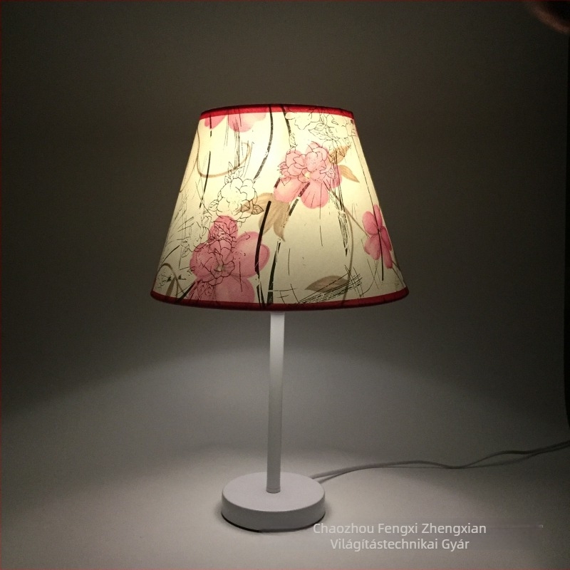 Kínai stílusú retro asztali lámpa textile árnyékolóval, E27-es foglalattal, virágos dizájnnal, hálószobába, otthonra vagy hotelfolyosóra