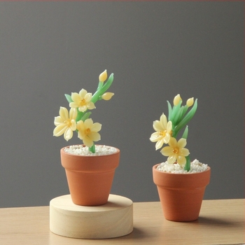 Üvegből készült Forsythia virágos bonsai mesterséges szukkulenssel – irodai asztali dísz, kis dekoráció