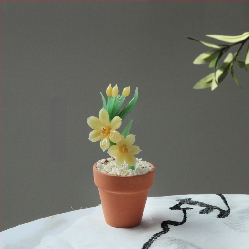 Üvegből készült Forsythia virágos bonsai mesterséges szukkulenssel – irodai asztali dísz, kis dekoráció