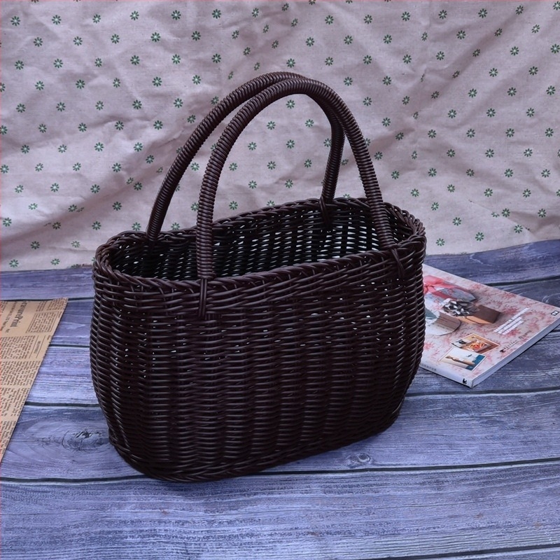 Rattan-stílusú kézben tartható kosár, műanyag fonat, vintage vidéki stílus virágokhoz és zöldségekhez