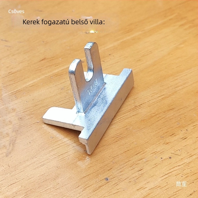 Befelé nyíló ablakokhoz készült kilincs és villa, középre szerelt alkatrészek