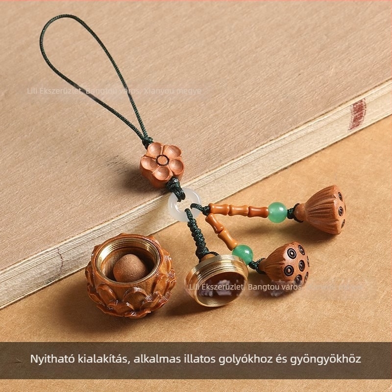 Fából készült kulcstartó zöld szantálfa lotuszos aromatizált tasakkal, antik stílusú aromaterápiás medál pároknak
