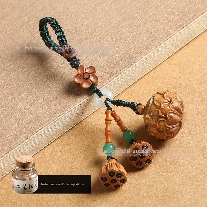 Fából készült kulcstartó zöld szantálfa lotuszos aromatizált tasakkal, antik stílusú aromaterápiás medál pároknak