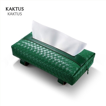 Autóba akasztható zsebkendő-tartó szövött mintával