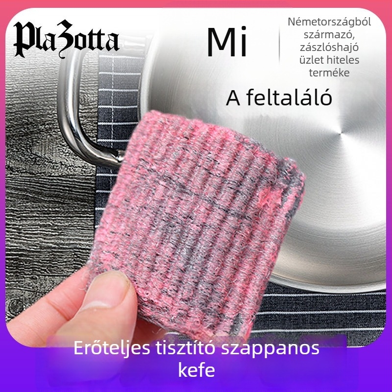 Rozsdamentes acélból készült tisztító gömb szappankefével a konyhában; eltávolítja a zsírt, nem karcolja a fazekakat.