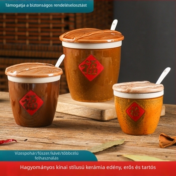 Kerámiából készült kis fűszertartó, szerencse jelével, konyhai használatra