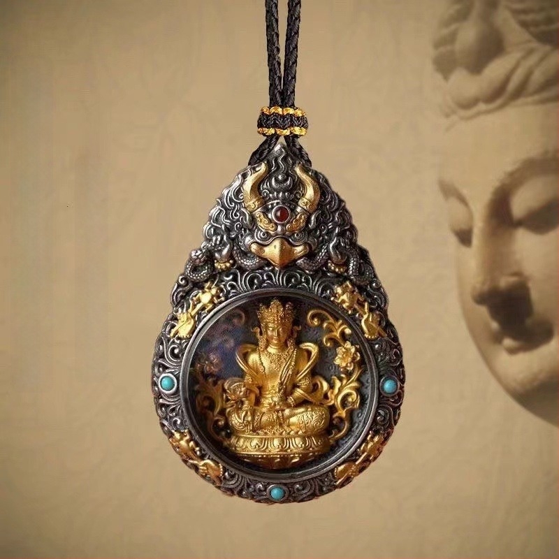 Tibeti aranyozott medálos nyaklánc nyolc védőistennel és a Gazdagság Istennel – Ksitigarbha, Samantabhadra és Manjushri – férfi kreatív ékszer